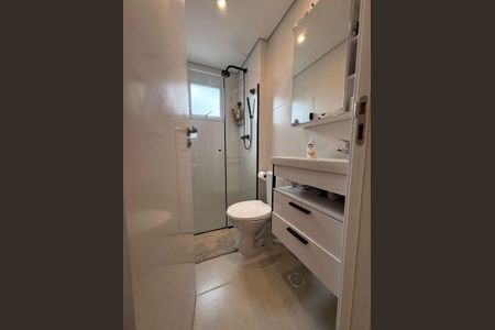 Banheiro de apartamento para alugar com 2 quartos, 60m² em Parada Inglesa, São Paulo