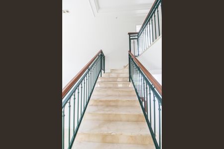 Apartamento para alugar com 560m², 3 quartos e 4 vagasEscada