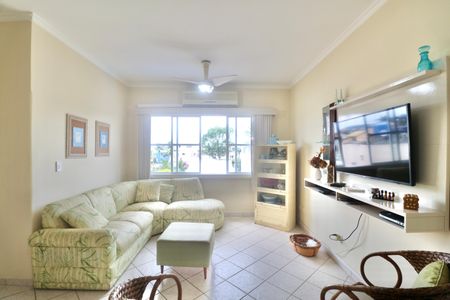 Sala de apartamento para alugar com 3 quartos, 72m² em Balneario Guarujá, Guarujá