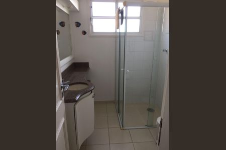 Banheiro de apartamento para alugar com 3 quartos, 72m² em Balneario Guarujá, Guarujá