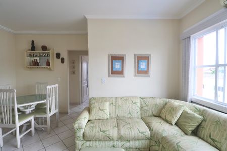 Sala de apartamento para alugar com 3 quartos, 72m² em Balneario Guarujá, Guarujá