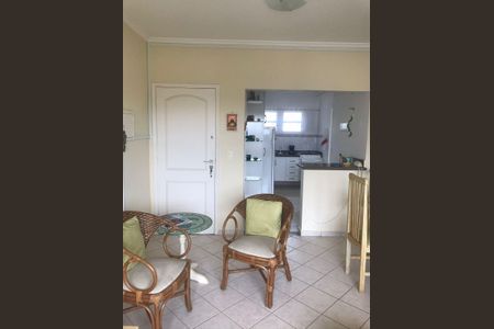 Sala de apartamento para alugar com 3 quartos, 72m² em Balneario Guarujá, Guarujá