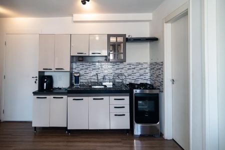 Sala Cozinha de apartamento para alugar com 2 quartos, 33m² em Bela Vista, São Paulo