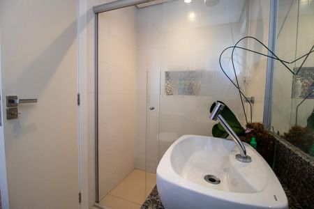 Apartamento para alugar com 63m², 2 quartos e 1 vaga Apartamento para alugar com 63m², 2 quartos e 1 vagaBanheiro da Suíte