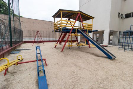 Apartamento para alugar com 63m², 2 quartos e 1 vaga Apartamento para alugar com 63m², 2 quartos e 1 vagaÁrea comum - Playground