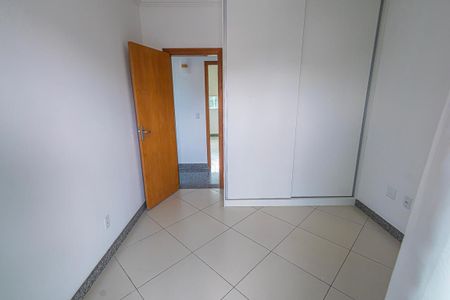 Casa à venda com 90m², 2 quartos e 2 vagasquarto 2 / varanda