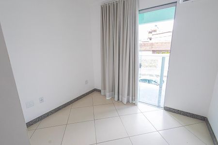 Casa à venda com 90m², 2 quartos e 2 vagasquarto 2 / varanda
