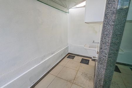 Casa à venda com 90m², 2 quartos e 2 vagasarea de serviço