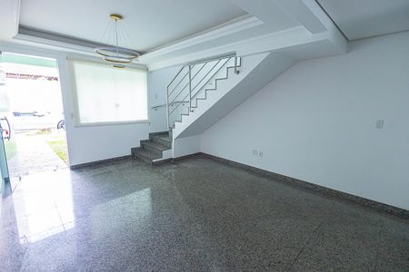 Casa à venda com 90m², 2 quartos e 2 vagassala