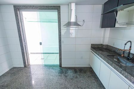 Casa à venda com 90m², 2 quartos e 2 vagascozinha