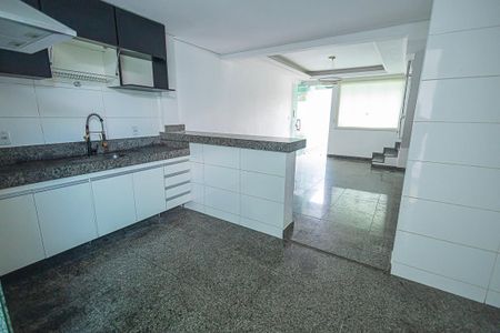 cozinha de casa à venda com 2 quartos, 90m² em Santa Terezinha, Belo Horizonte