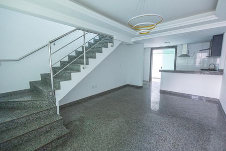 sala de casa à venda com 2 quartos, 90m² em Santa Terezinha, Belo Horizonte