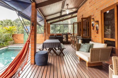 Casa para alugar com 376m², 4 quartos e 5 vagas