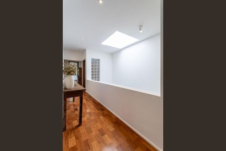 Casa para alugar com 376m², 4 quartos e 5 vagas