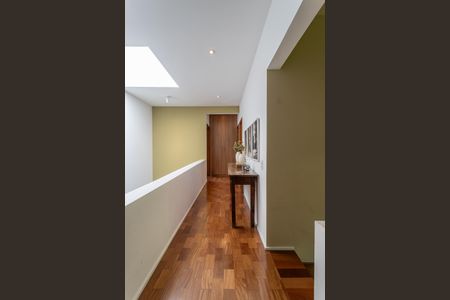 Casa para alugar com 376m², 4 quartos e 5 vagas