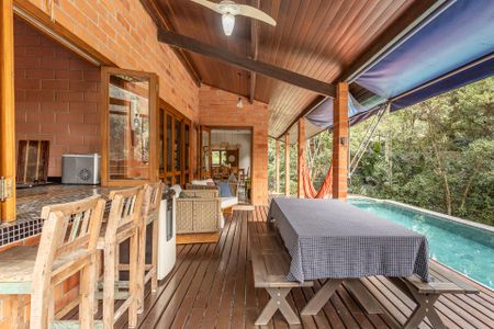 Casa para alugar com 376m², 4 quartos e 5 vagas