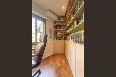 Casa para alugar com 376m², 4 quartos e 5 vagas