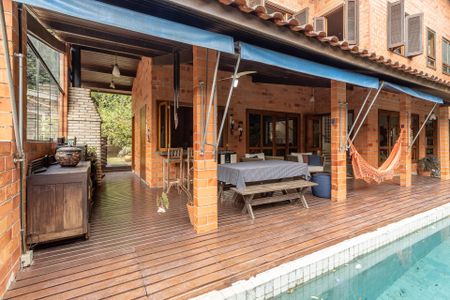 Casa para alugar com 376m², 4 quartos e 5 vagas