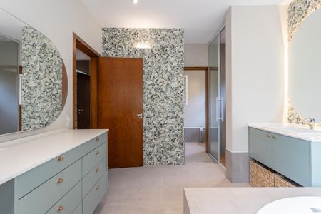 Casa para alugar com 376m², 4 quartos e 5 vagas