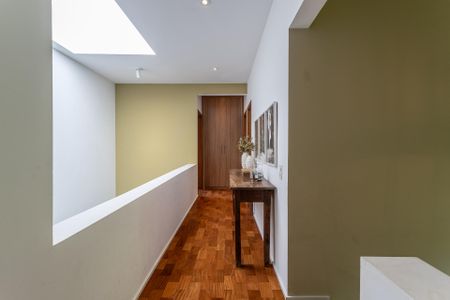 Casa para alugar com 376m², 4 quartos e 5 vagas
