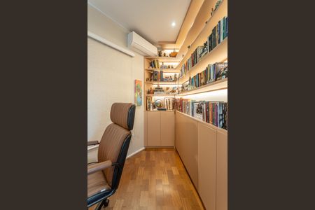 Casa para alugar com 376m², 4 quartos e 5 vagas