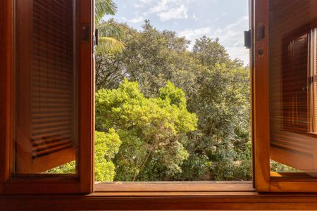 Casa para alugar com 376m², 4 quartos e 5 vagas