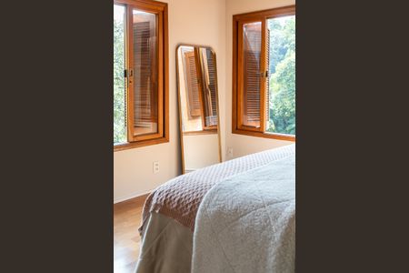 Casa para alugar com 376m², 4 quartos e 5 vagas