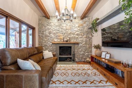 Casa para alugar com 376m², 4 quartos e 5 vagas