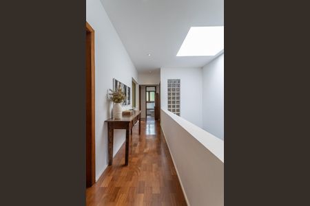 Casa para alugar com 376m², 4 quartos e 5 vagas