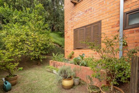 Casa para alugar com 376m², 4 quartos e 5 vagas