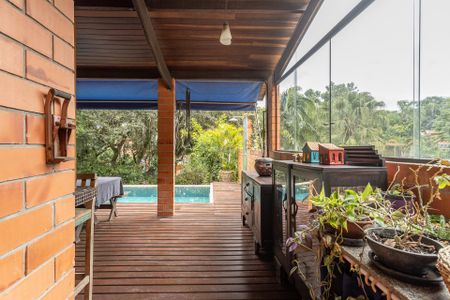 Casa para alugar com 376m², 4 quartos e 5 vagas