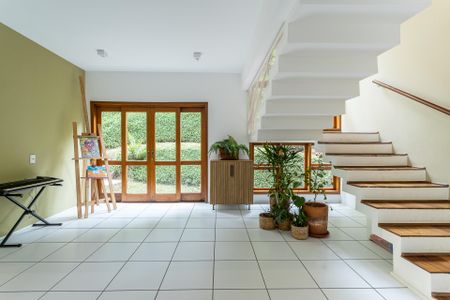 Casa para alugar com 4 quartos, 376m² em Granja Caiapia, Cotia