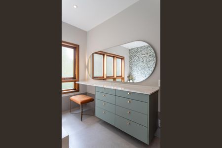 Casa para alugar com 376m², 4 quartos e 5 vagas