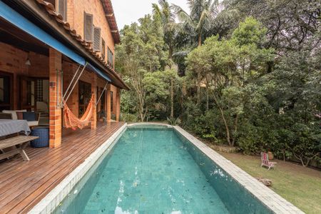 Casa para alugar com 376m², 4 quartos e 5 vagas