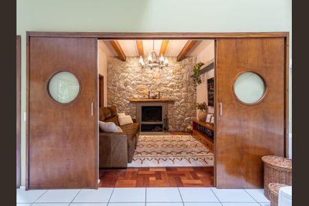 Casa para alugar com 376m², 4 quartos e 5 vagas