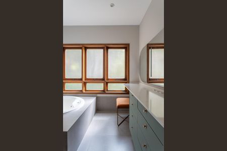 Casa para alugar com 376m², 4 quartos e 5 vagas