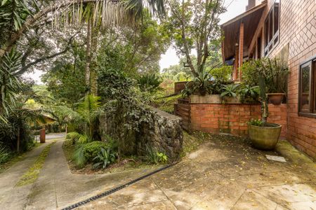 Casa para alugar com 376m², 4 quartos e 5 vagas