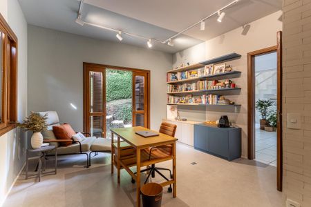 Casa para alugar com 376m², 4 quartos e 5 vagas