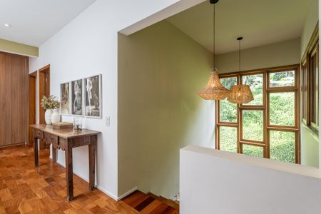 Casa para alugar com 376m², 4 quartos e 5 vagas