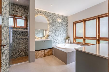 Casa para alugar com 376m², 4 quartos e 5 vagas