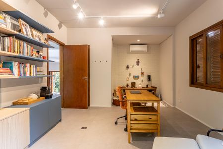 Casa para alugar com 376m², 4 quartos e 5 vagas