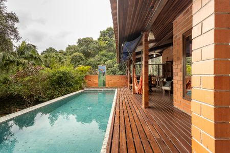 Casa para alugar com 376m², 4 quartos e 5 vagas