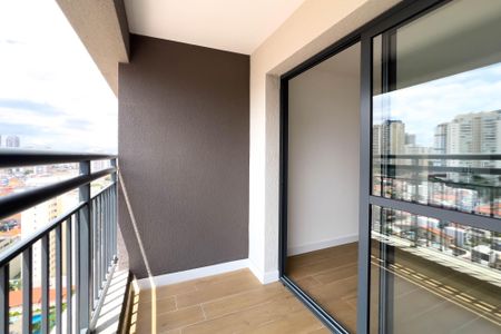 Studio à venda com 34m², 1 quarto e sem vaga Studio à venda com 34m², 1 quarto e sem vagaVaranda