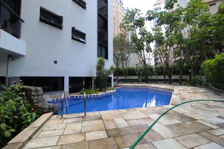 Apartamento à venda com 57m², 1 quarto e sem vagaÁrea Comum - Piscina