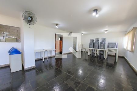 Apartamento à venda com 69m², 2 quartos e sem vagaÁrea comum - Salão de festas