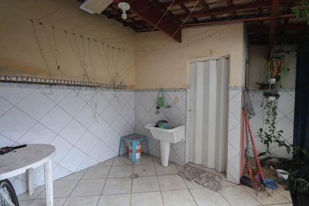 Casa à venda com 225m², 3 quartos e 2 vagasÁrea de Serviço