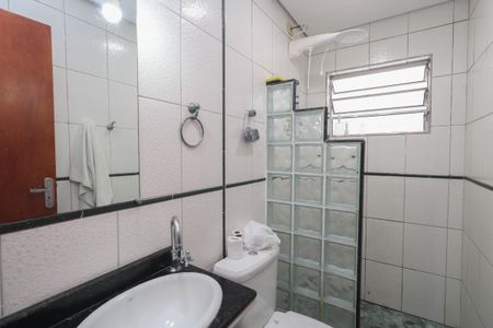 Casa à venda com 225m², 3 quartos e 2 vagasBanheiro