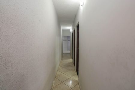 Casa à venda com 225m², 3 quartos e 2 vagasCorredor