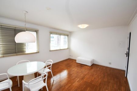 Apartamento à venda com 45m², 1 quarto e 1 vagaSala