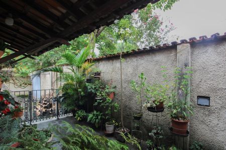 Casa à venda com 446m², 3 quartos e 4 vagas Casa à venda com 446m², 3 quartos e 4 vagasVaranda